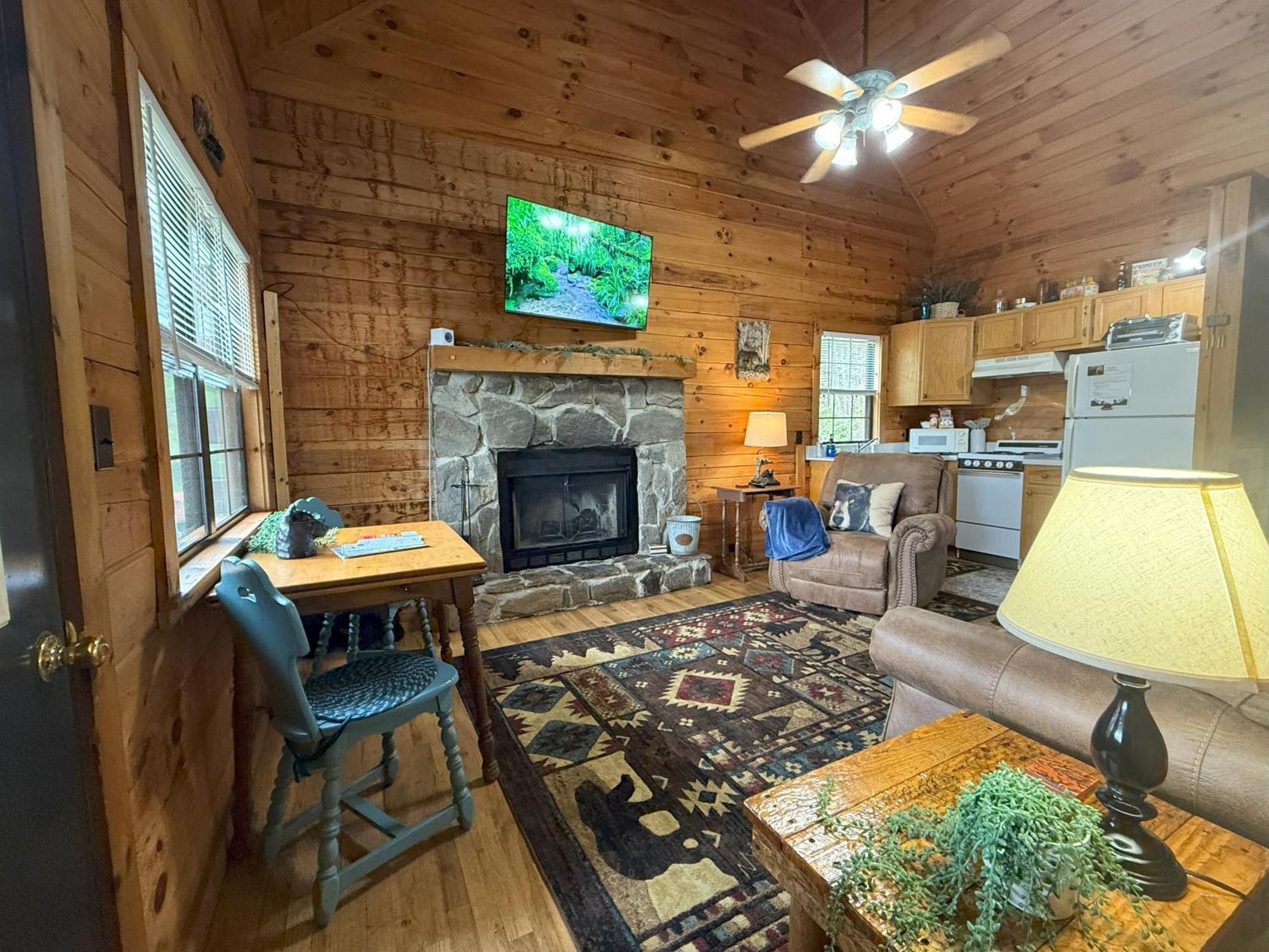 Casa vacanze Sleepy Bear Cabin-watch The Sunset, Dogs Welcome With Pet Rate *
