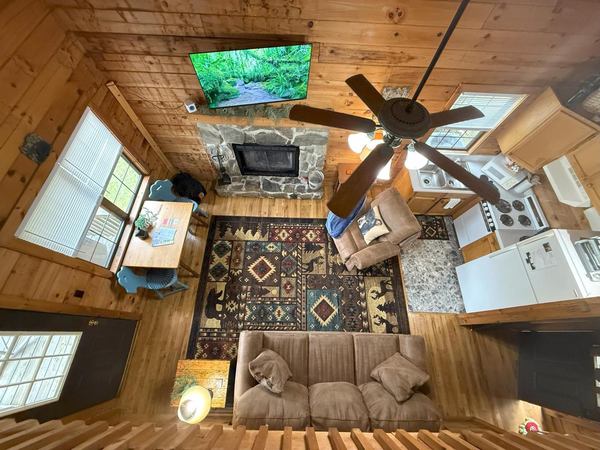 Sleepy Bear Cabin-watch The Sunset, Dogs Welcome With Pet Rate Maggie Valley